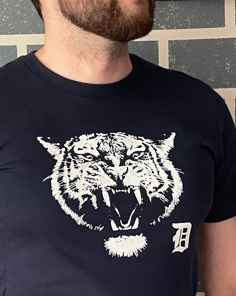 Detroit Baseball White Tiger - Short Sleeve Navy Shirt